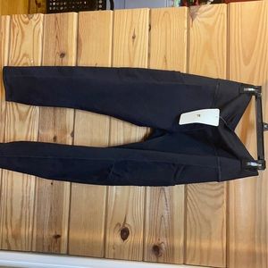 NWT Mila high-waisted pocket Capri